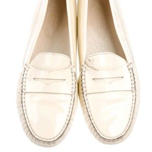 TOD'S Patent Leather Round-Toe flats